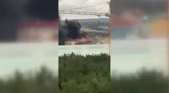 Sarıyer'de inşaat alanında çıkan yangına müdahale ediliyor (3)