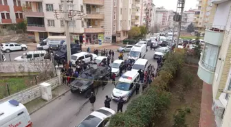 Esnafın rehin aldığı kaçak elektrik kontrolü yapan personel kurtarıldı