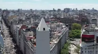 BUENOS AİRES - Arjantin'de milli takımlarını bekleyen halk başkent sokaklarını doldurdu