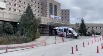 Burdur'da bir evin kapısına bırakılan bebeğin hayati tehlikesi sürüyor