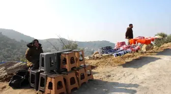 Deve güreşleri kiminin eğlencesi, kiminin ekmek kapısı oldu