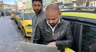 Ardahanlı taksiciler AA'nın 'Yılın Fotoğrafları' oylamasına katıldı