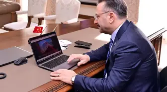 Aydın Valisi Aksoy, AA'nın 'Yılın Fotoğrafları' oylamasına katıldı