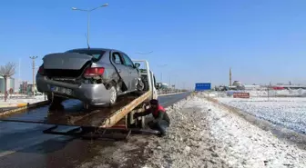 Buzlanma kazalara neden oldu: 1 ölü 1'i bebek 4 kişi yaralandı