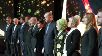 Cumhurbaşkanı Erdoğan, ünlü isimlere Cumhurbaşkanlığı Kültür ve Sanat Büyük Ödülleri'ni takdim etti