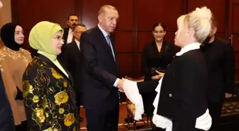 Cumhurbaşkanı Erdoğan: 'Türkiye'ye ve Türk kültürüne hizmet eden, katkı sunan herkesin başımızın üstünde yeri vardır'