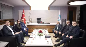 Başkan Büyükkılıç'a, sevilen sanatçı Bülent Serttaş'tan ziyaret