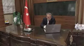 Bingöl Valisi Ekinci, AA'nın 'Yılın Fotoğrafları' oylamasına katıldı