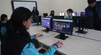 Pakistan'daki TMV öğrencileri AA'nın 'Yılın Fotoğrafları' oylamasına katıldı