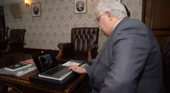 TÜBA Başkanı Prof. Dr. Muzaffer Şeker, AA'nın 'Yılın Fotoğrafları' oylamasına katıldı