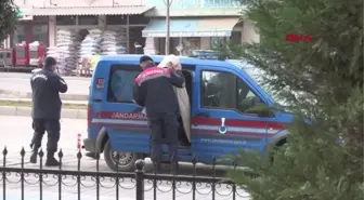 Husumetlilerini yaba ve keserle yaralayan baba-oğul tutuklandı