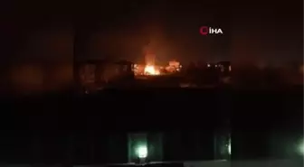 Alev topuna dönen ahır itfaiye ekiplerince söndürüldü, 1 hayvan telef oldu