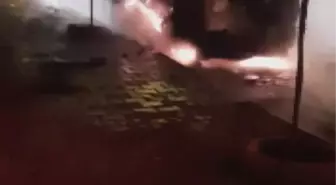 ARNAVUTKÖY'DE PARK HALİNDEKİ OTOMOBİL ALEV ALEV YANDI