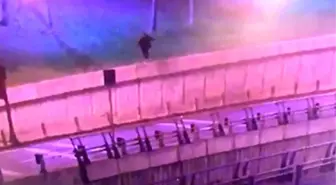 27 yaşındaki gazeteci Uğur Yanıkel, 3 metre yüksekliğindeki duvardan düşmesi sonucu hayatını kaybetti