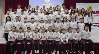Şavkar Cimnastik Spor Kulübü, 2022'de madalya kazanan sporcularını ödüllendirdi