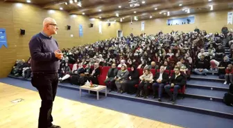Sultangazi'de 'İnsanın Mutluluk Arayışı' isimli söyleşi ilgi gördü