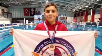 Yüzme yarışmasında Kıbrıs'a başarı taşıdılar
