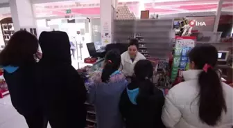 'Çocuklara sigara sattığı' gerekçesiyle linç edilen marketçi suçsuzluğunu kanıtlamak için kamera kayıtlarını izletti