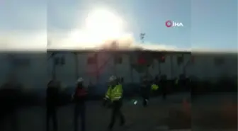 İşçilerin kaldığı yatakhanede çıkan yangın paniğe neden oldu