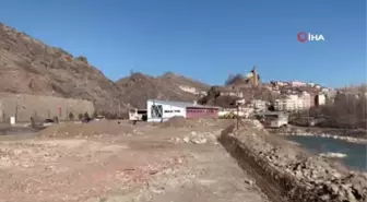 İspir Millet Bahçesi'nde kış mevsimine rağmen çalışmalar sürdürülüyor