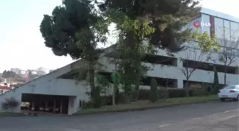 KTÜ'nün mucit öğrencileri yarışmalara kampüs içinde bulunan otoparkta kurulan atölyede hazırlanıyor
