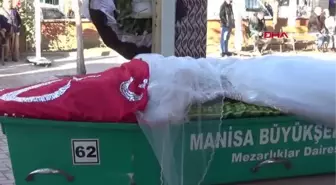 TUĞBA GELİNLİKLE SON YOLCULUĞUNA UĞURLANDI