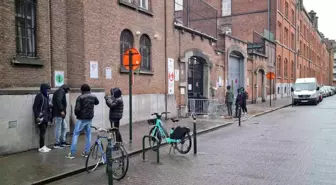 Belçika'da sığınmacılara Ömer Bin Hattab Camii cemaati sahip çıkıyorCamide hazırlanan yemekler sığınmacılara dağıtılıyor