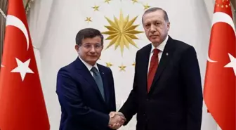 Davutoğlu, Cumhurbaşkanı Erdoğan'la arasında geçen son konuşmayı anlattı: Yanlış olduğunu ifade ettim