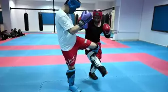 Düğün salonu gençler için spor salonuna dönüştürüldü