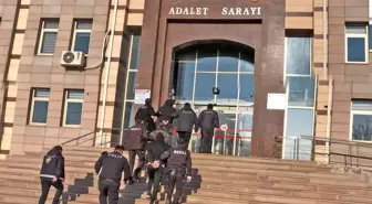 Ev fareleri polisten kaçamadı