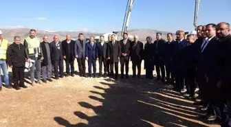 Sokak hayvanları tedavi ve rehabilitasyon merkezinin temeli atıldı
