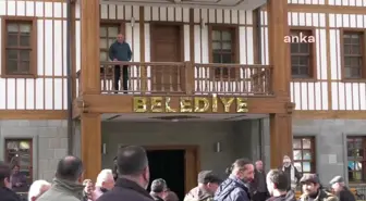Trabzon'un Hayrat İlçesinde Muhtarlar ve Vatandaşlar, Hes İçin Çed Bilgilendirme Toplantısına İzin Vermedi