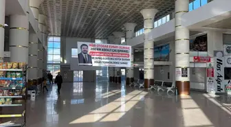 Ağrı'da otogar esnafından Başkan Sayan'a teşekkür pankartı