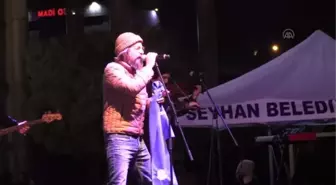 Feridun Düzağaç, Adana'da konser verdi