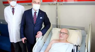 İzmir Valisi Köşger, maçta yaralanan Göztepe taraftarını ziyaret etti