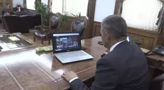Kırşehir Valisi Buhara AA'nın 'Yılın Fotoğrafları' oylamasına katıldı