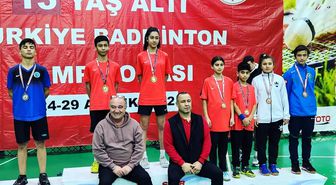 13 Yaş Altı Türkiye Badminton Şampiyonası'nda Eskişehir madalyaları topladı