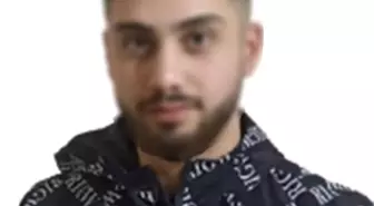 Bulduğu kredi kartıyla aracına akaryakıt aldı...O anlar kamerada