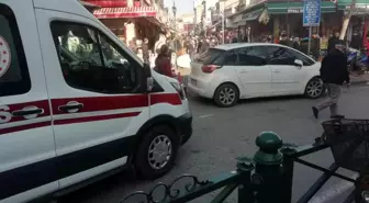 Duyarsız sürücü ambulansın yolunu kapattı
