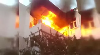 3'üncü kattaki daire alev topuna döndü, mahalleli sokağa döküldü