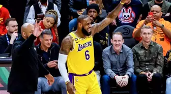 Lebron James'den double-double