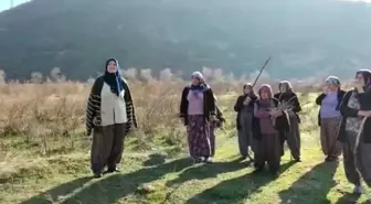 Çambükü Köyü Kadınları, 2022'nin Son Gününde Toprakları İçin 'Hak Hukuk Adalet' Diye Yürüdü, Amasya Valisine 'Hatadan Dönün' Çağırısı Yaptı