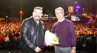 Marmaris 2023'e yapay kar ve 'Gece Yolcuları' ile girdi