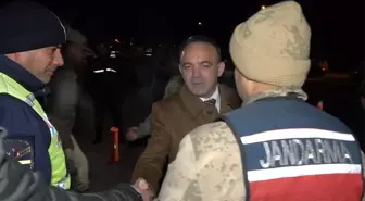 Vali Öner, yeni yıla eksi 16 derece soğukta görev yapan personelle girdi