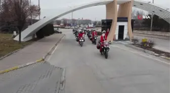 Yılın son gününü tedavi gören çocuklarla geçirdiler