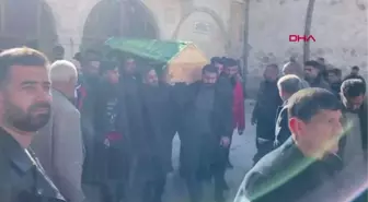 MARDİN'DEKİ KAZADA ÖLEN 6 KİŞİNİN CENAZESİ MİDYAT'TA TOPRAĞA VERİLDİ