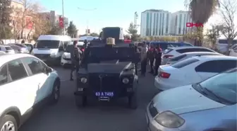 SOKAK ORTASINDA BIÇAKLANAN MEHMET KIZ ARKADAŞI TARAFINDAN BIÇAKLANMIŞ