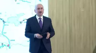 Karaismailoğlu: '(İstanbul'daki taksi sorunu) 3 bin 100 tane minibüsü taksiye dönüştürerek buradaki önemli açığı hep birlikte kapadık'