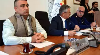Kemer Belediyesi'nde yeni yılın ilk meclisi yapıldı