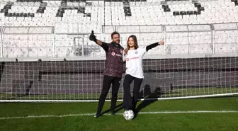 Vodafone'un desteklediği kız futbolcular, ünlü isimlerle penaltı atışı yaptı